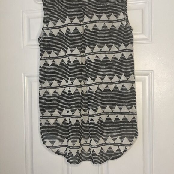 H&M Tribal Sheer Sleeveless Hi Low Button Up Top Blouse Size 6 - Picture 11 of 11